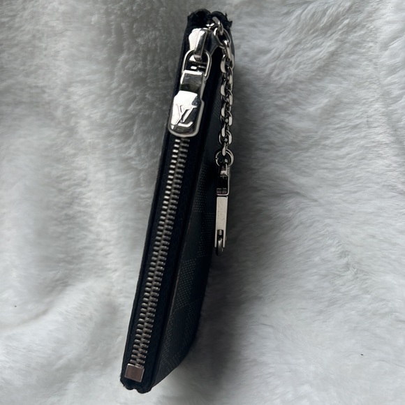 Authentic Louis Vuitton cle - Picture 5 of 10